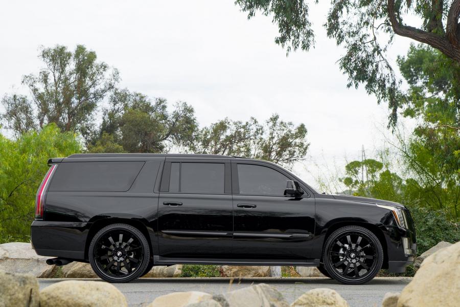  Cadillac Escalade on Forgiato Wheels (Concavo) 2017 года  (фото 6 из 7)